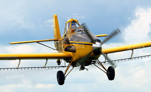Crop Duster Flying 154101