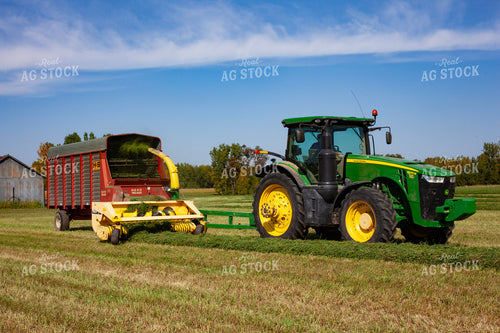 Harvesting Haylage 132130