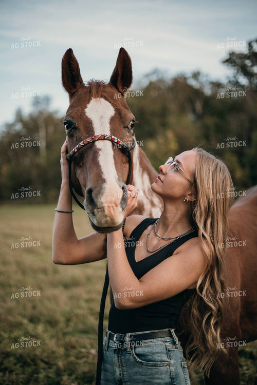 Girl with Horse 194033