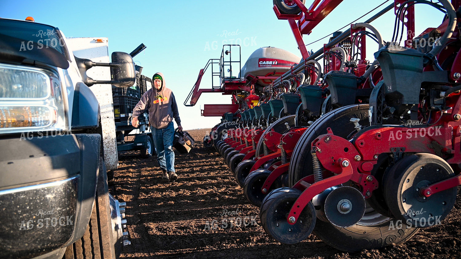 Farmer Preparing for Planting 25180