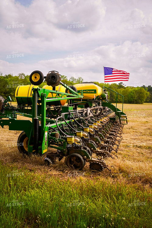 Planter in Field 128003