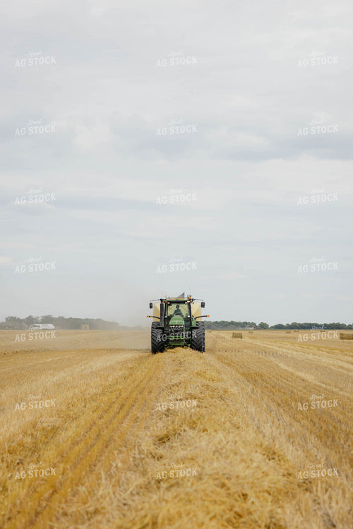 Baling Wheat Straw 296028
