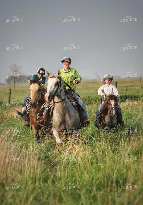 Ranch Kids on Horseback 210001