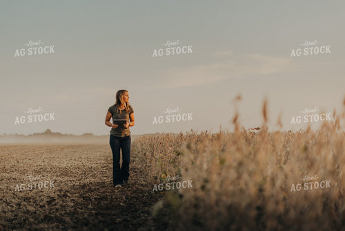 Female Agronomist Checking Soybeans 9264
