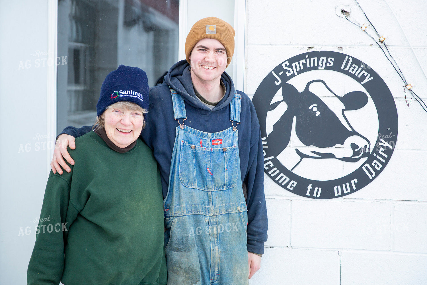 Multigenerational Dairy Farmers 55042