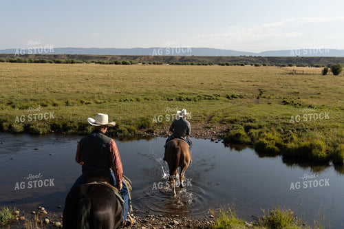 Ranchers on Horseback 71051