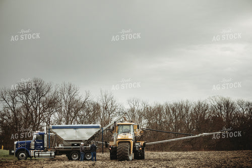 Fertilizer Tender Filling Fertilizer Spreader 3668