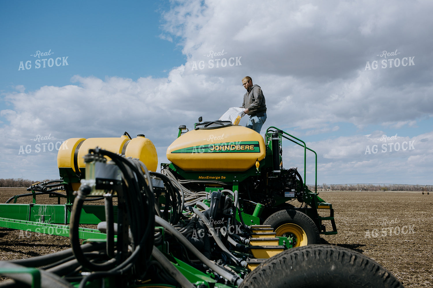 Farmer Filling Planter 77244