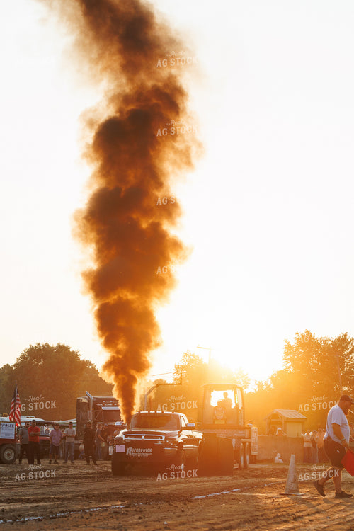 Truck Pulling 52919