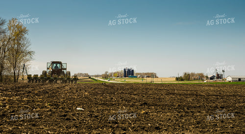 Farmer Plants Plot 133004