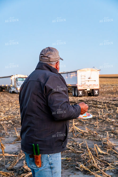 Farmer Eating Field Meal 65549