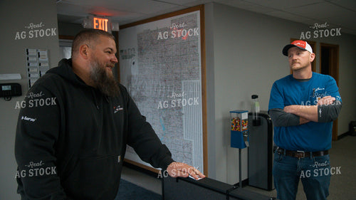 Input Suppliers Talk in Office 26214