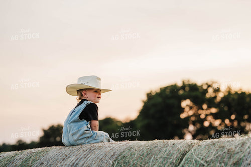 Farm Kid on Hay Bale 115314