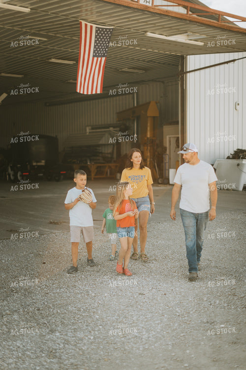 Farm Family by Shop 8716