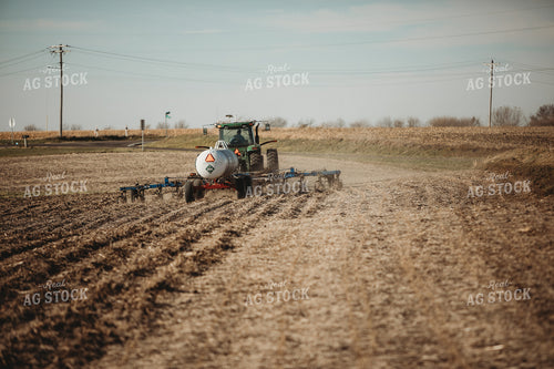 Applying Anhydrous Ammonia in Field 3583