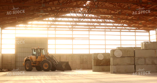 Loading Dry Fertilizer 8682