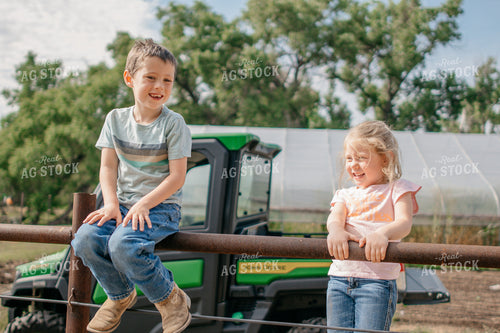 Farm Kids on Fence 218054