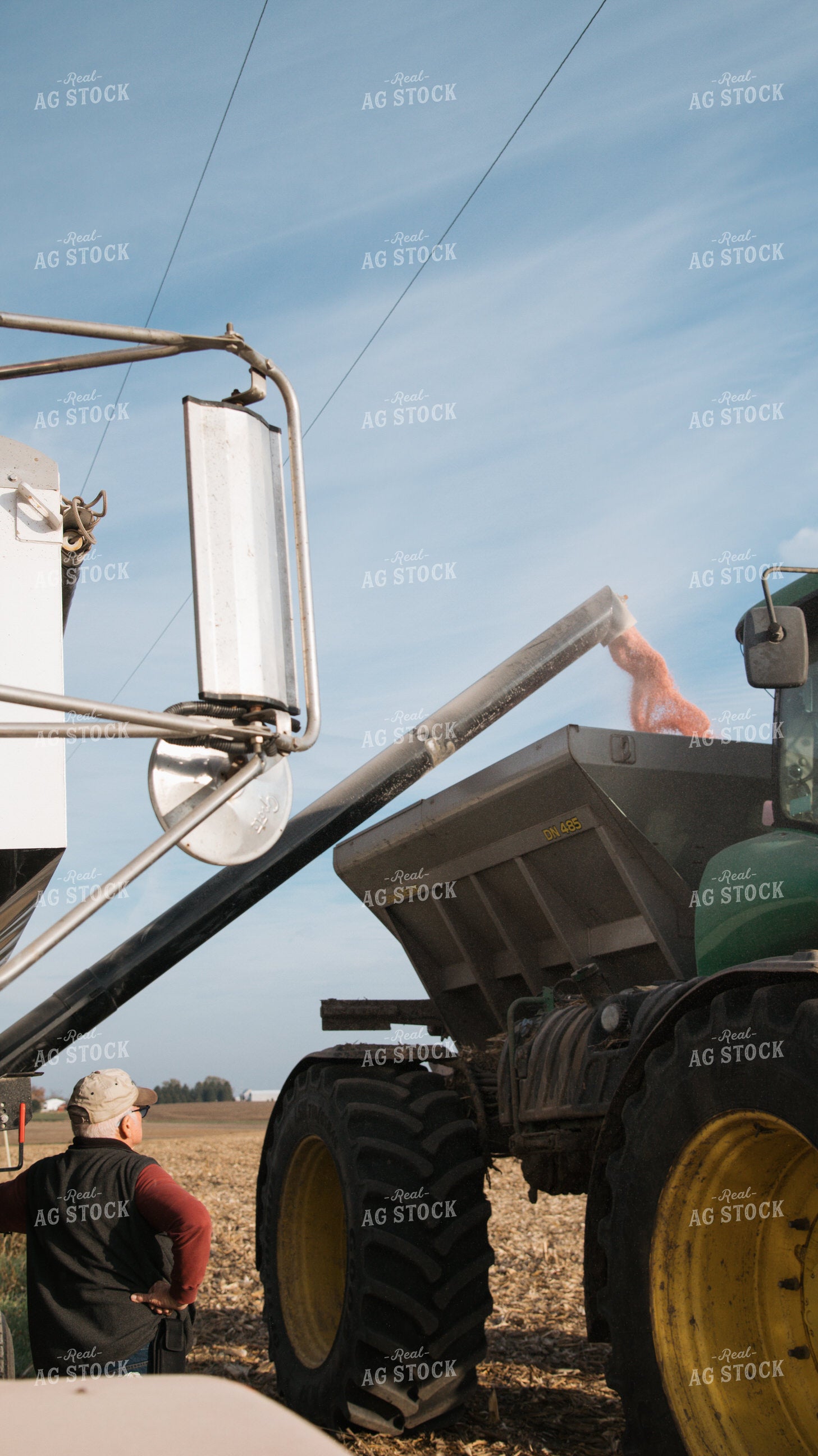 Loading Dry Fertilizer 26131