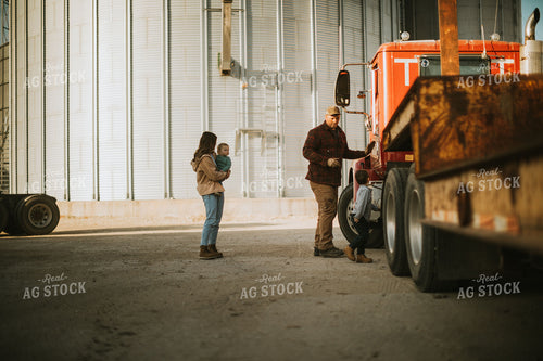 Farm Family in Yard 6830