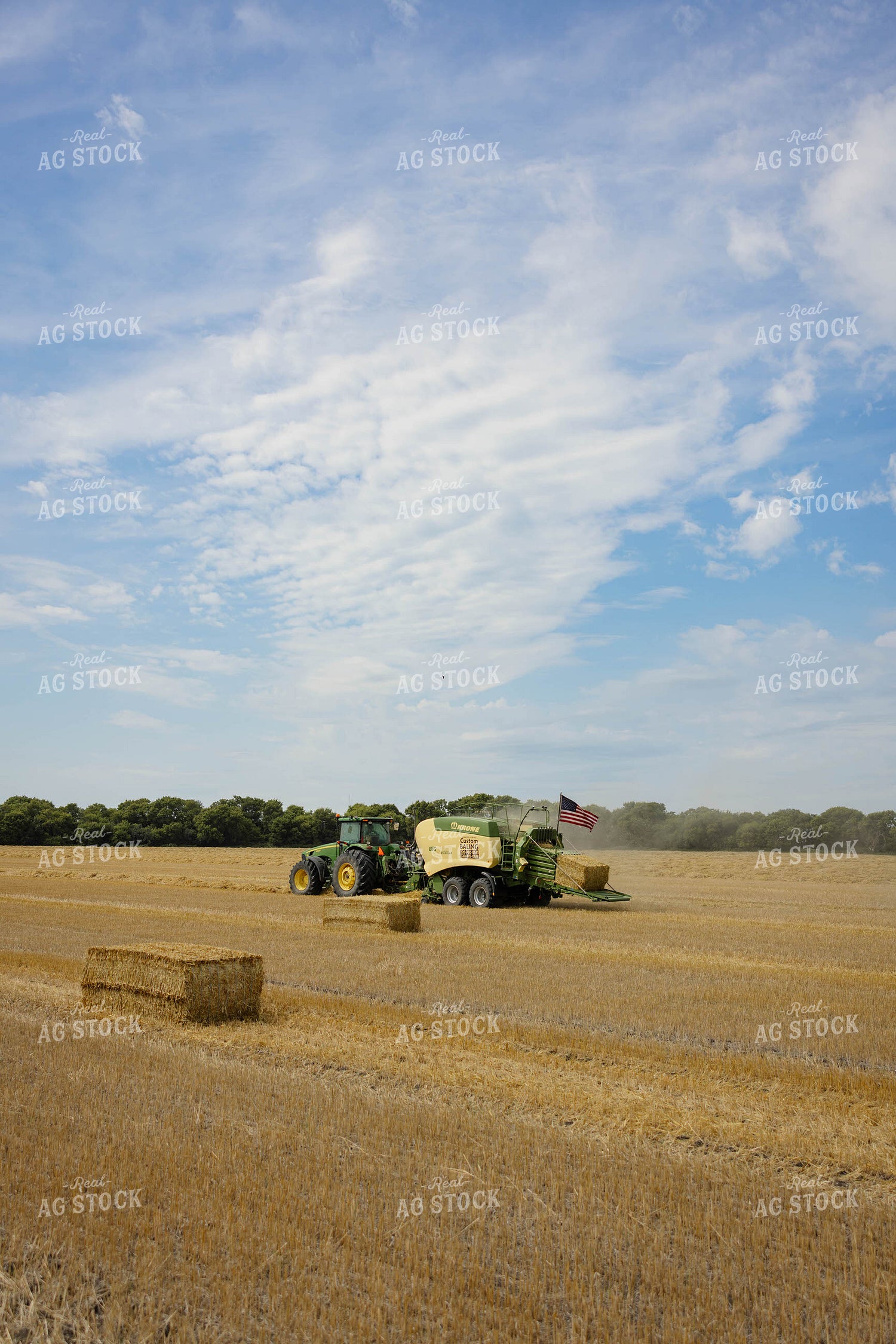 Baling Wheat Straw 296053