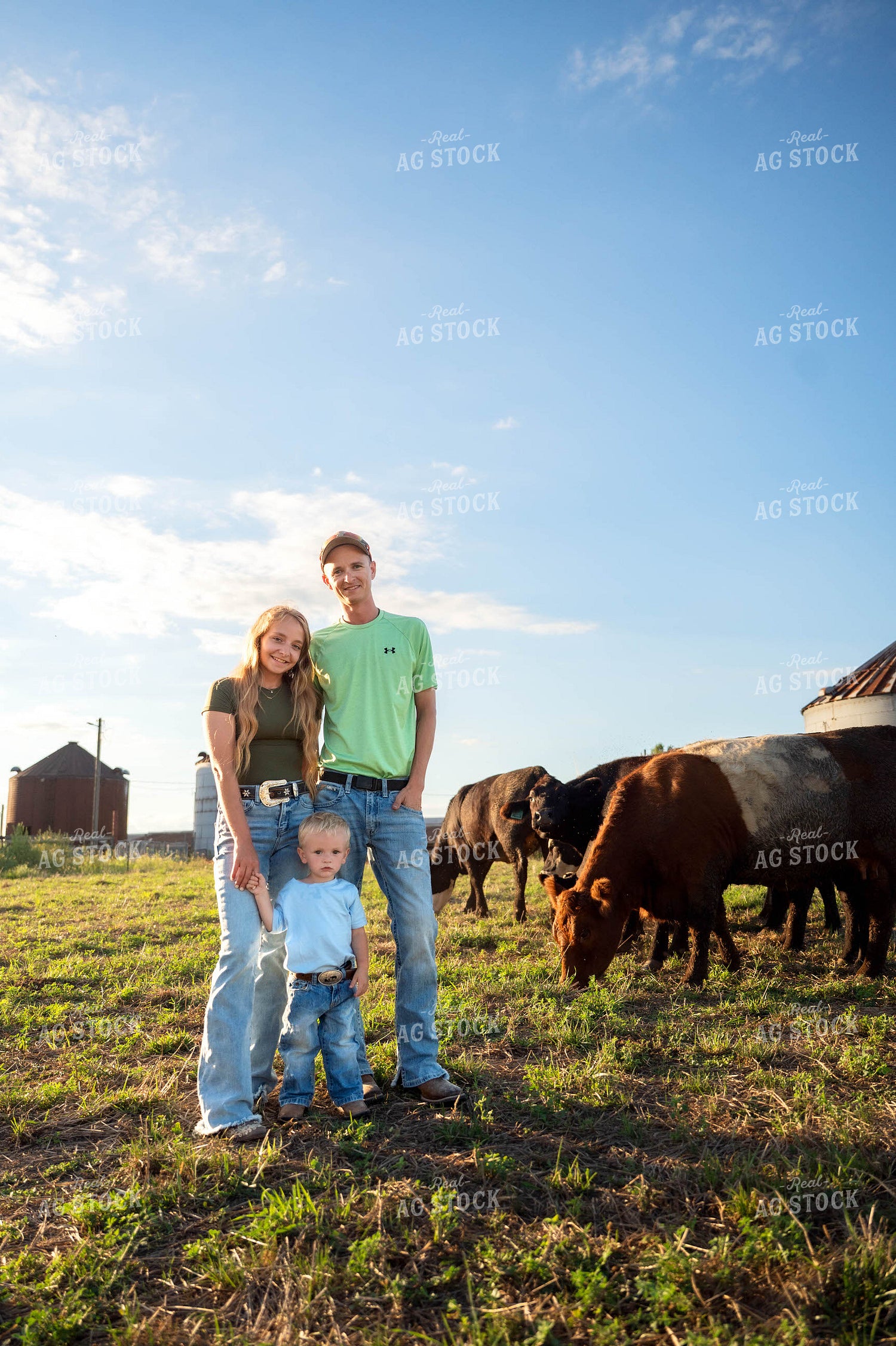 Farm Family in Pasture 115913