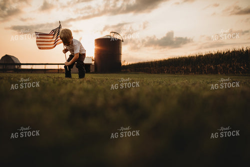 Farm Kids with American Flag 4638