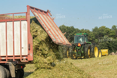 Spreading Silage 72108
