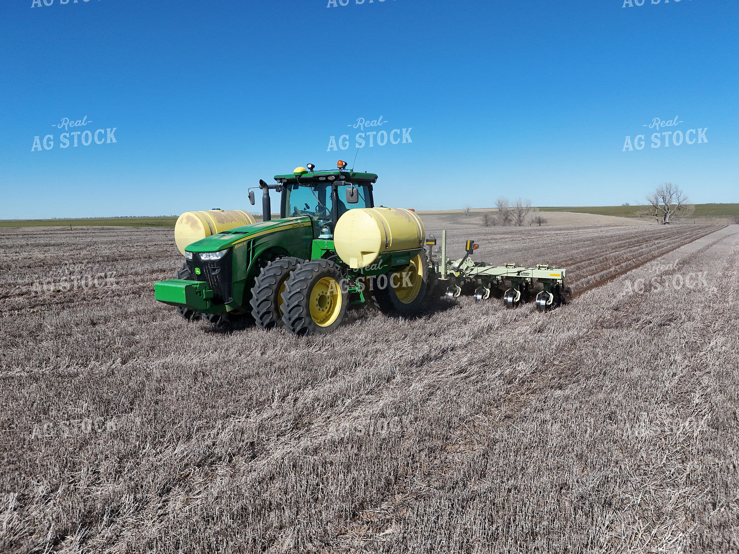 Strip Tilling Wheat Stubble 239193
