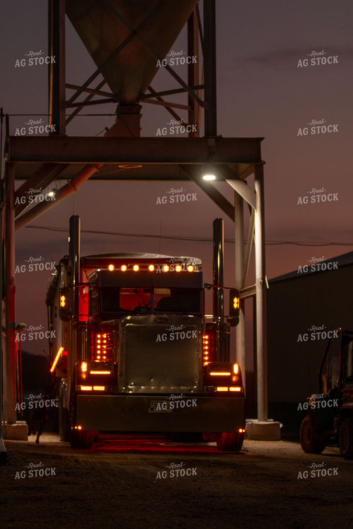 Loading Semi 157156