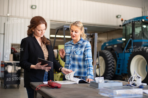 Female Farmer and Saleswoman 168028