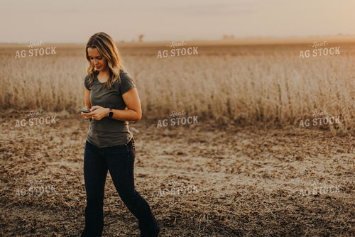 Female Agronomist Checking Soybeans 9267