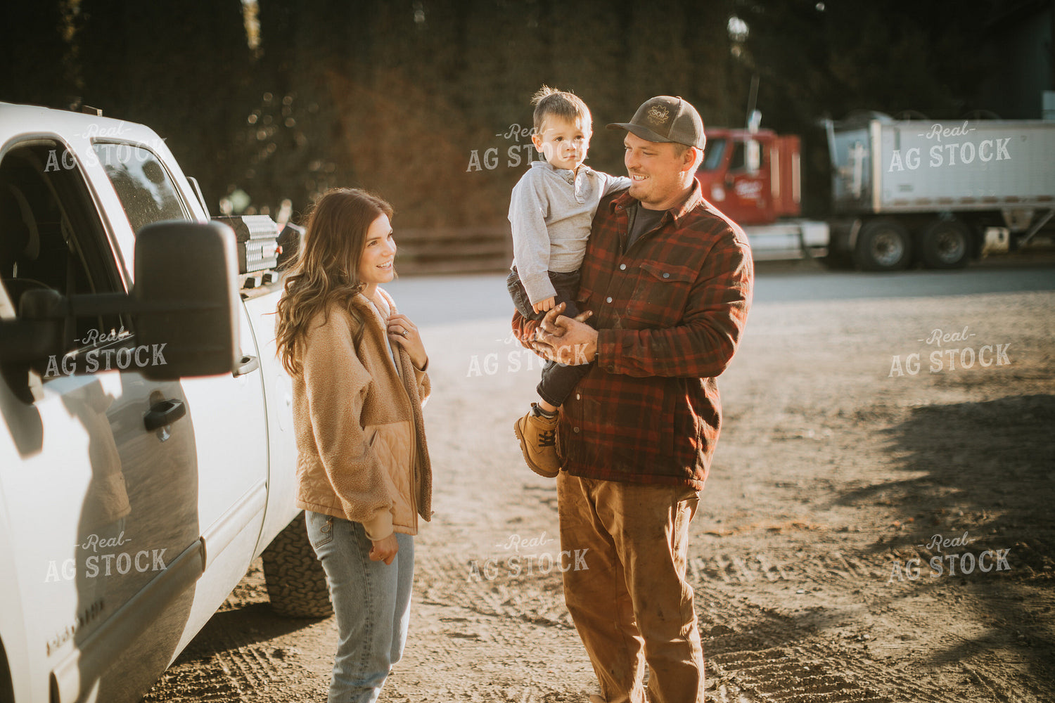 Farm Family in Yard 6820