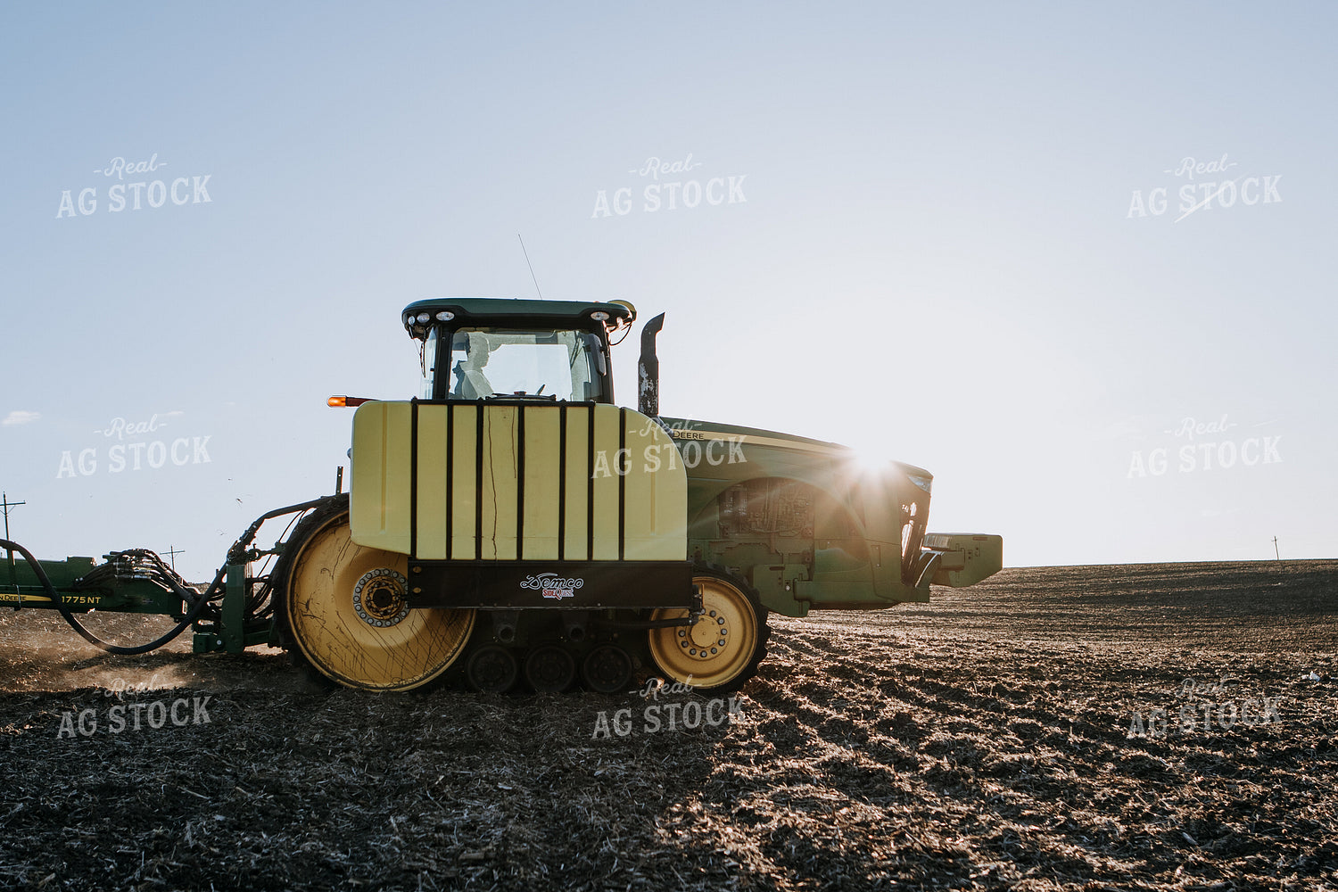 Tractor Planting Field 77258