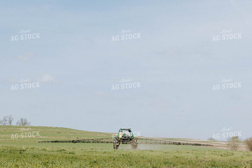 Sprayer in Field  77000