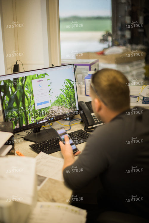 Retailer Working in Office 7907