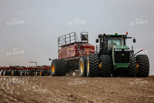 Applying Dry Fertilizer 187020