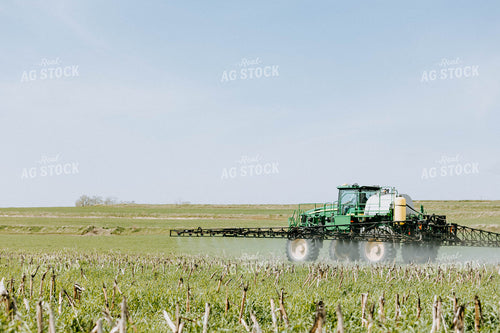 Sprayer in Field  77003