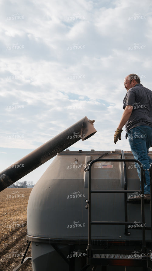 Loading Dry Fertilizer 26167