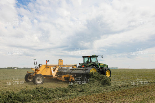 Merging Hay 152790