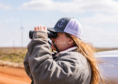 Rancher Using Binoculars 231091