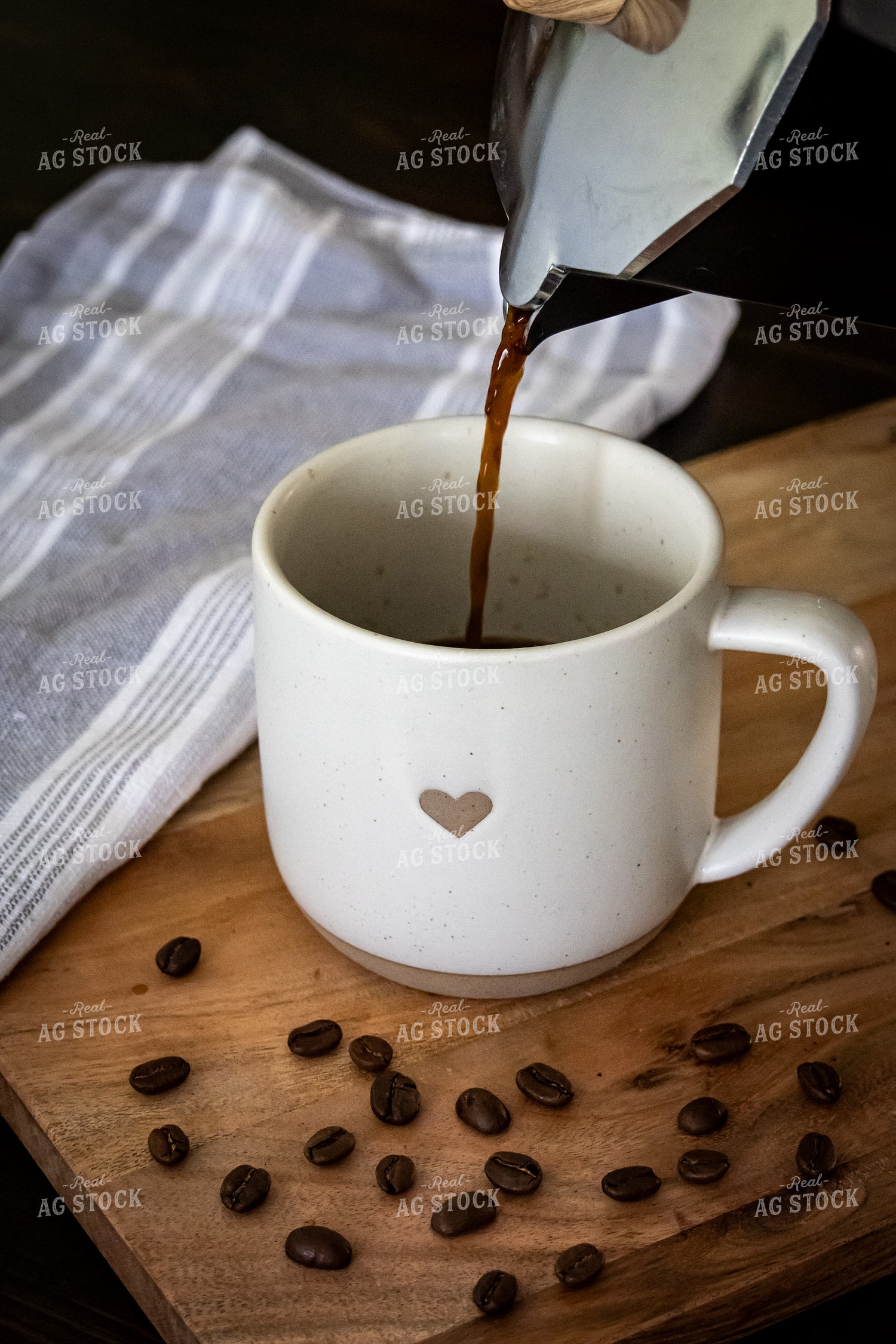 Pouring Coffee 240013