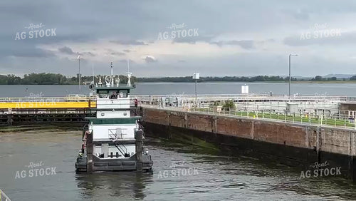 Barge in Lock and Dam 154060