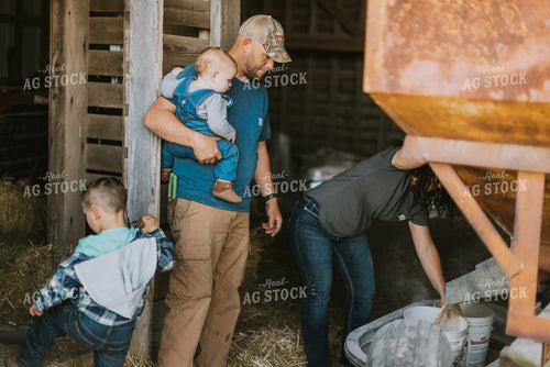 Farm Family in Barn 7397