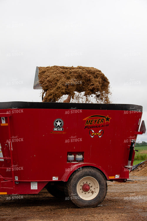 Loading Feed Mixer 132142