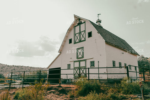Barn and Pasture 58174