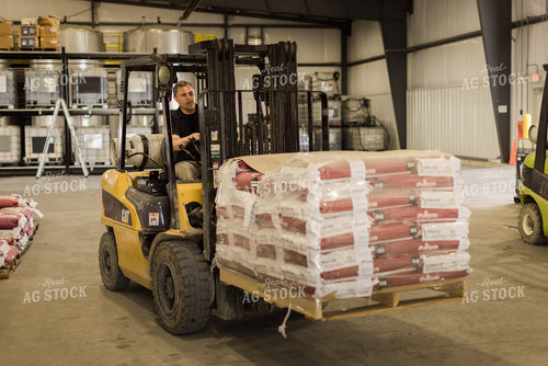 Salesman Moving Seed Bags 8056