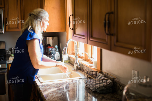 Farm Wife at Kitchen Sink 4404