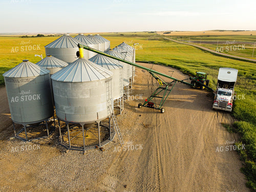 Loading Grain Bin 187014