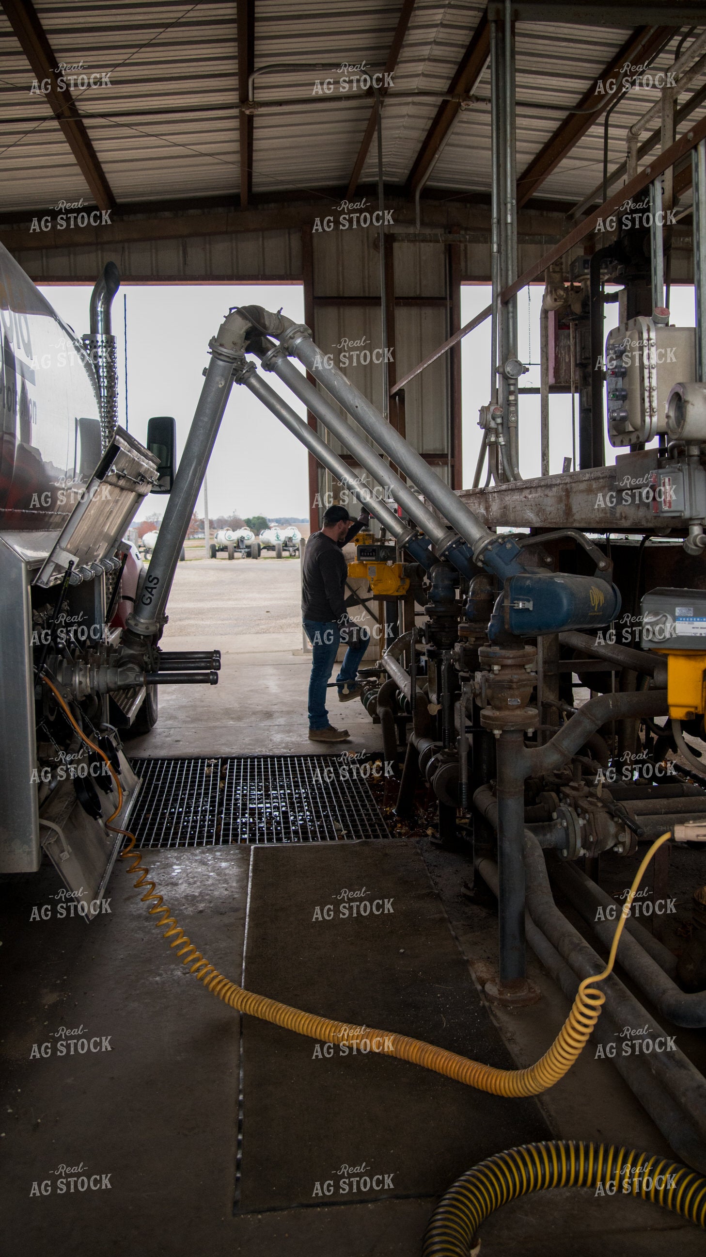Loading Fuel Truck 26205