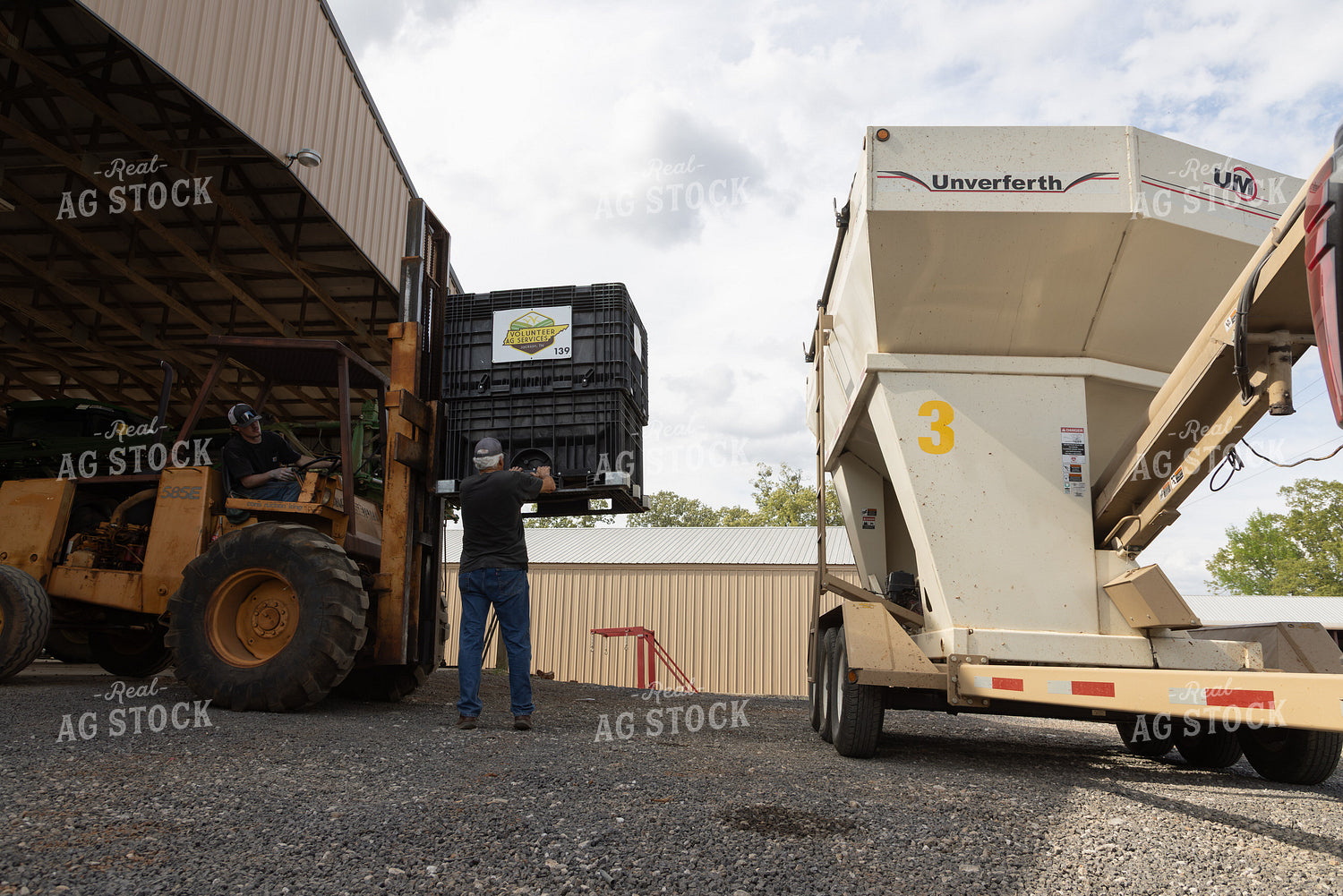 Loading Seed Tender 79793